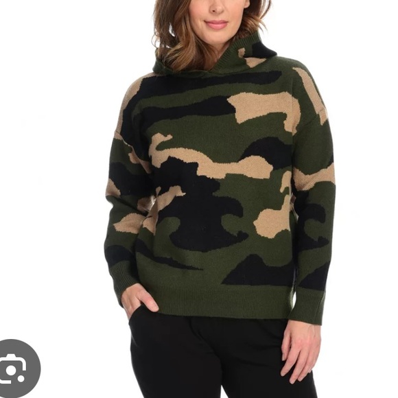 New with tags. Elan camo hoodie sweater - Picture 2 of 6